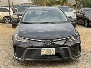 Toyota Corolla XLE 2021 Black