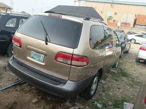 Toyota Sienna CE 2002 Brown