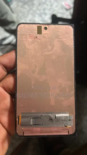 Google Pixel Fold Outer Screen