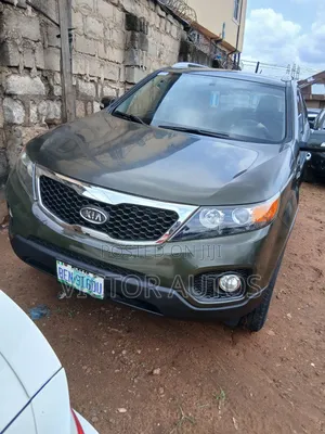 Kia Sorento 2011 Green