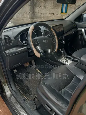 Kia Sorento 2011 Green