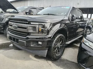 Ford F-150 Platinum 4x4 SuperCrew Cab Styleside 6.5 ft. box 157 in. WB