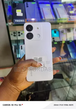 Infinix Smart 7 HD 64 GB White