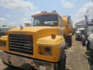 Mack Truck Concrete Mixer 2005 Yellow