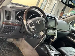 Toyota Land Cruiser 4.5 V8 VXR 2013 Gray