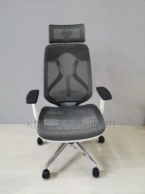 Mesh Office Chair Features a Design With an Adjustable Headrest