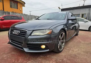 Audi A4 2.0T Premium Quattro Automatic 2011 Gray