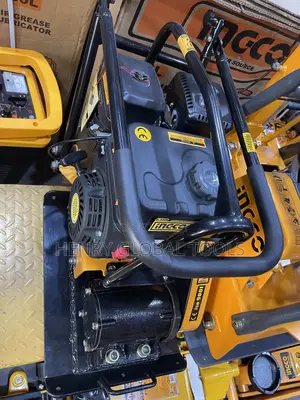 C90 Ingco Plate Compactor Machine