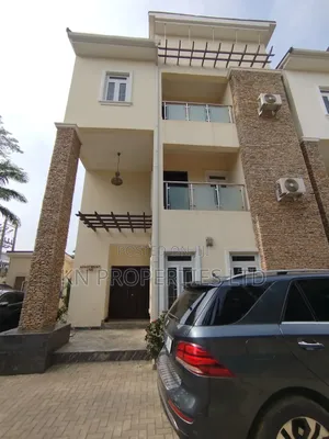 5bdrm Duplex in Apo District for rent