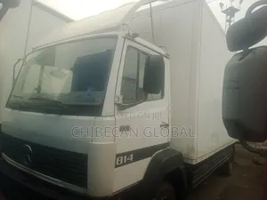 Mercedes Benz 814 Truck 2000 White
