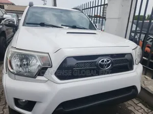 Toyota Tacoma 2015 White