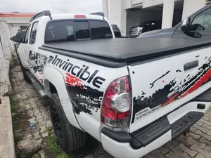 Toyota Tacoma 2015 White