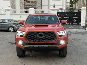 Toyota Tacoma 4dr Double Cab 2016 Orange