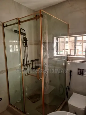 Shower Glass Bronze