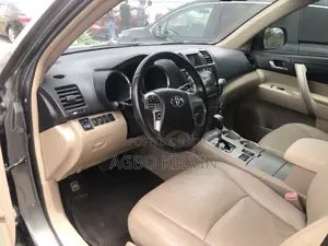 Toyota Highlander 2012 Gray