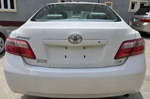 Toyota Camry LE 4dr Sedan (2.4L 4cyl 5A) 2008 White