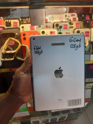 Apple iPad Pro 9.7 (2016) 128 GB Gray
