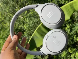 JBL Tune 700 + Ultra Noise Canceling Headphone