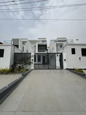 5bdrm Duplex in Lekki Phase 1 for sale