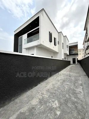 4bdrm Duplex in Vgc for sale