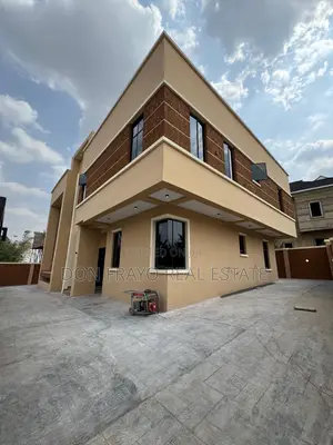 4bdrm Duplex in Carlton Gate Estate, Akobo for sale
