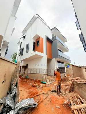 4bdrm Duplex in Estate, Maryland for sale