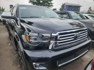 Toyota Sequoia Platinum 4dr SUV 4WD (5.7L 8cyl 6A) 2017 Black