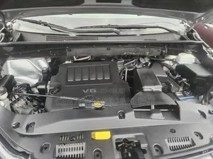 Toyota Highlander XLE 4dr SUV AWD (3.5L 6cyl 6A) 2014 Silver