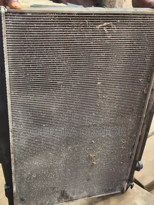 Radiator and Fan for Toyota Sienna / 20 18
