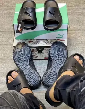 Puma Slide/Crocs
