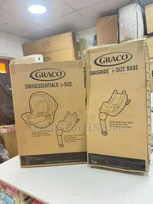 Graco Car Seat and Snugessentials I-Size