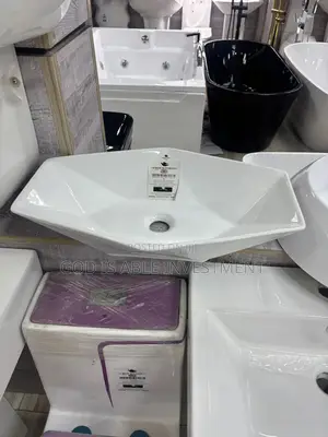 Rockford England White Countertop