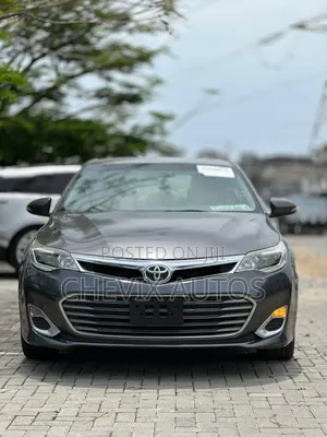 Toyota Avalon XLE Premium Sedan FWD (3.5L 6cyl 6A) 2013 Gray