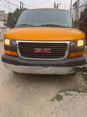 GMC Savana 2500 2008 Yellow