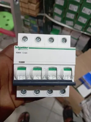 Schneider Breaker 32a 4pole MCB