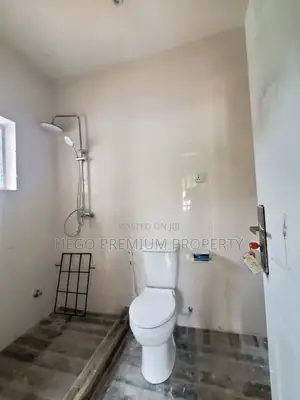4bdrm Duplex in Old Gra for rent