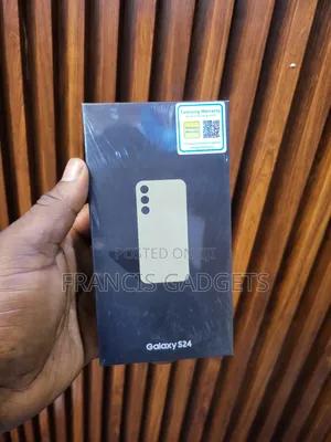 New Samsung Galaxy S24 256 GB Orange