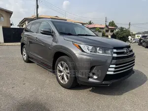 Toyota Highlander XLE 4dr SUV AWD (3.5L 6cyl 6A) 2015 Gray
