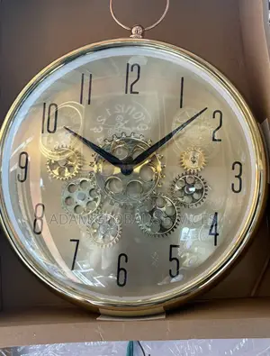 Beautiful Wall Clock With Moving Gears