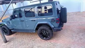 Jeep Wrangler 2025 Gray