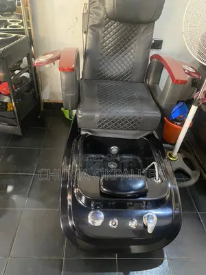 Pedicure Chair + Massage