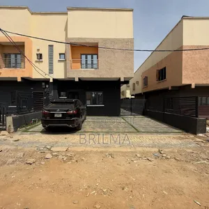 4bdrm Duplex in Life Camp for sale