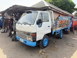 Toyota Dyna 100 Stainless Drop Side Body
