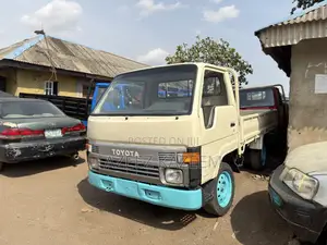 Toyota Dyna 100 Normal Bucket ( Registered ) 1998