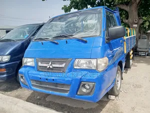 Mitsubishi L300 2017 Blue