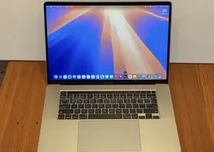 Laptop Apple MacBook Pro 2018 16GB Intel Core i7 SSD 256GB