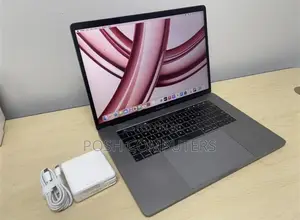 Laptop Apple MacBook Pro 2018 32GB Intel Core i9 SSD 512GB