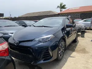 Toyota Corolla LE ECO w/Package 1 4dr Sedan (1.8L 4cyl CVT) 2017 Pearl