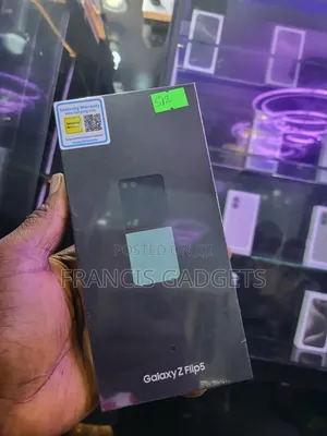 New Samsung Galaxy Z Flip5 512 GB Green