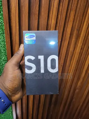 New Samsung Galaxy S10 128 GB Black